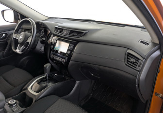 Подержанный автомобиль Nissan X-Trail 2019 года (22 фото)