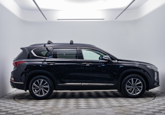 Подержанный автомобиль Hyundai Santa Fe 2018 года (4 фото)