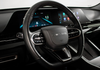 Подержанный автомобиль Omoda C5 2024 года (14 фото)