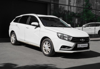 Подержанный автомобиль LADA (ВАЗ) Vesta Wagon 2019 года (3 фото)