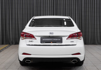 Подержанный автомобиль Hyundai i40 Sedan 2015 года (5 фото)