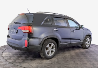 Подержанный автомобиль Kia Sorento 2017 года (5 фото)