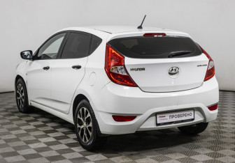 Подержанный автомобиль Hyundai Solaris Hatchback 2012 года (6 фото)