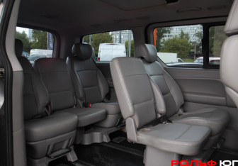 Подержанный автомобиль Hyundai Grand Starex 2014 года (8 фото)