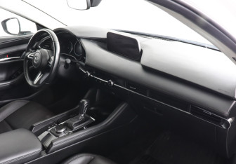 Подержанный автомобиль Mazda 3 Sedan 2024 года (10 фото)