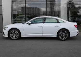 Подержанный автомобиль Audi A6 Sedan 2020 года (7 фото)