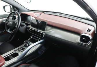 Подержанный автомобиль Geely Coolray 2023 года (10 фото)