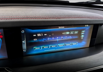 Подержанный автомобиль FAW Bestune T77 2022 года (27 фото)