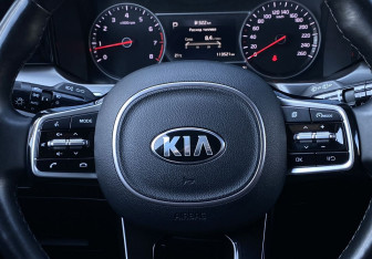 Подержанный автомобиль Kia Sorento 2021 года (17 фото)