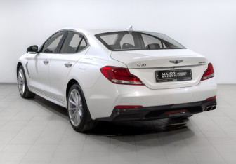 Подержанный автомобиль Genesis G70 2019 года (7 фото)