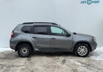 Подержанный автомобиль Nissan Terrano 2014 года (4 фото)