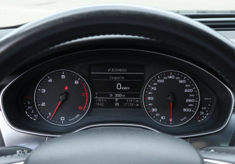 Подержанный автомобиль Audi A6 Sedan 2014 года (11 фото)