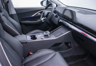 Подержанный автомобиль Omoda C5 2023 года (9 фото)