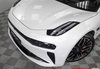 Подержанный автомобиль Zeekr 001 2024 года (24 фото)