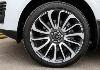 Подержанный автомобиль Land Rover Range Rover 2018 года (33 фото)
