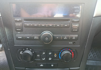 Подержанный автомобиль Chevrolet Epica 2011 года (15 фото)