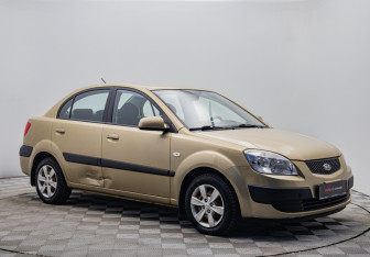 Подержанный автомобиль Kia Rio Sedan 2009 года (7 фото)