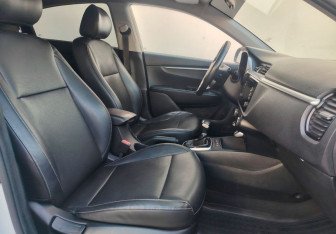 Подержанный автомобиль Kia Rio Sedan 2022 года (10 фото)