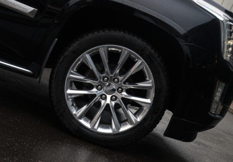 Подержанный автомобиль Cadillac Escalade Suv 2018 года (38 фото)