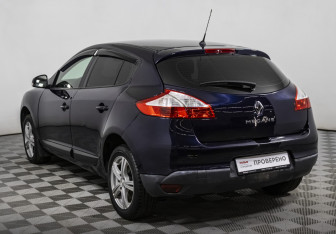 Подержанный автомобиль Renault Megane Hatchback 2012 года (7 фото)