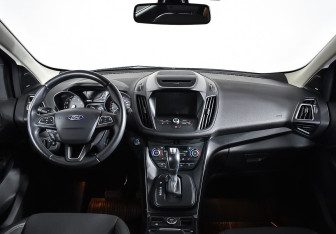 Подержанный автомобиль Ford Kuga 2018 года (9 фото)
