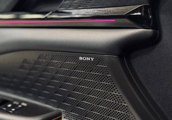 Подержанный автомобиль Changan UNI-V 2023 года (22 фото)