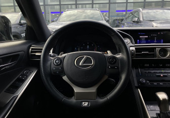 Подержанный автомобиль Lexus IS Sedan 2013 года (14 фото)