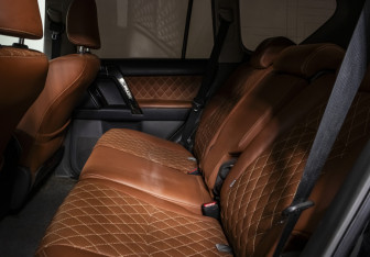 Подержанный автомобиль Toyota Land Cruiser Prado 2010 года (12 фото)