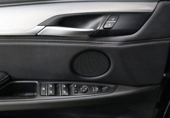 Подержанный автомобиль BMW X6 2019 года (11 фото)