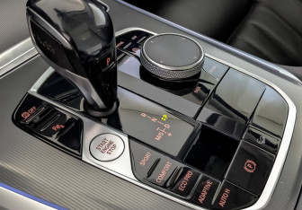 Подержанный автомобиль BMW X5 2021 года (21 фото)