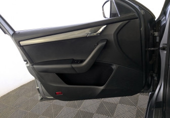 Подержанный автомобиль Skoda Octavia Liftback 2018 года (18 фото)