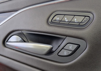 Подержанный автомобиль Cadillac Escalade Suv 2022 года (26 фото)