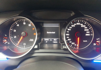 Подержанный автомобиль Audi A5 Coupe 2010 года (13 фото)