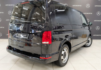 Подержанный автомобиль Volkswagen Multivan 2020 года (5 фото)