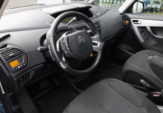 Подержанный автомобиль Citroen C4 Picasso 2012 года (13 фото)
