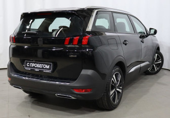 Подержанный автомобиль Peugeot 5008 Suv 2022 года (4 фото)