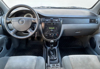 Подержанный автомобиль Daewoo Gentra Sedan 2014 года (9 фото)