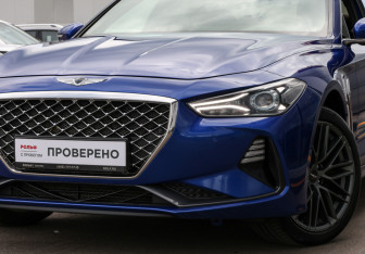 Подержанный автомобиль Genesis G70 2019 года (22 фото)