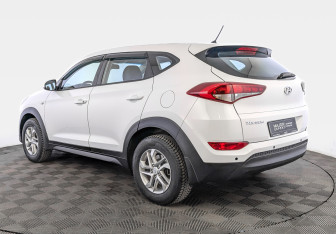 Подержанный автомобиль Hyundai Tucson 2015 года (7 фото)