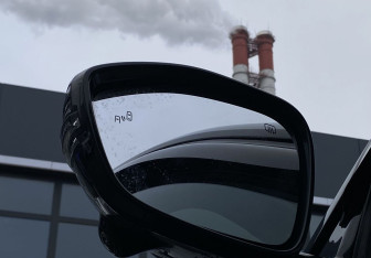 Подержанный автомобиль Changan UNI-K 2023 года (19 фото)