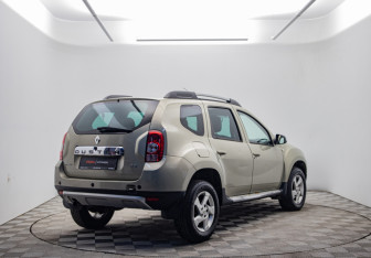 Подержанный автомобиль Renault Duster 2012 года (5 фото)