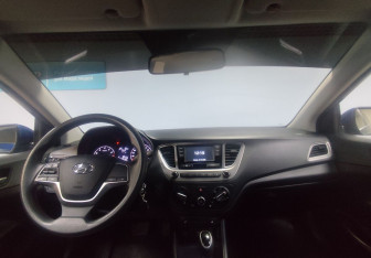 Подержанный автомобиль Hyundai Solaris Sedan 2021 года (14 фото)