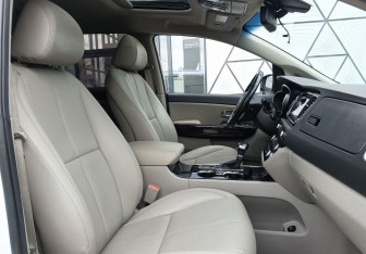 Подержанный автомобиль Kia Carnival 2018 года (32 фото)