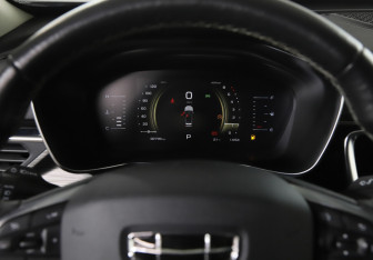 Подержанный автомобиль Geely Atlas Pro 2023 года (11 фото)
