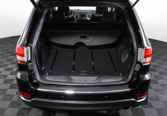 Подержанный автомобиль Jeep Grand Cherokee 2012 года (10 фото)