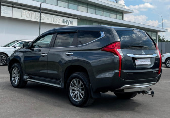 Подержанный автомобиль Mitsubishi Pajero Sport 2019 года (7 фото)