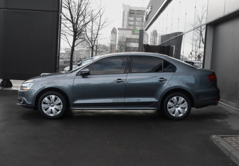 Подержанный автомобиль Volkswagen Jetta Sedan 2012 года (8 фото)