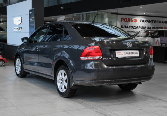 Подержанный автомобиль Volkswagen Polo Sedan 2013 года (6 фото)