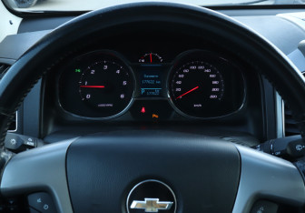 Подержанный автомобиль Chevrolet Captiva 2014 года (11 фото)