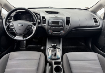 Подержанный автомобиль Kia Cerato Sedan 2016 года (12 фото)